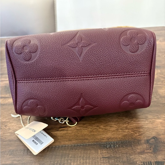 Louis Vuitton Speedy 20 Bandouliere in Garnet - Picture 6 of 12